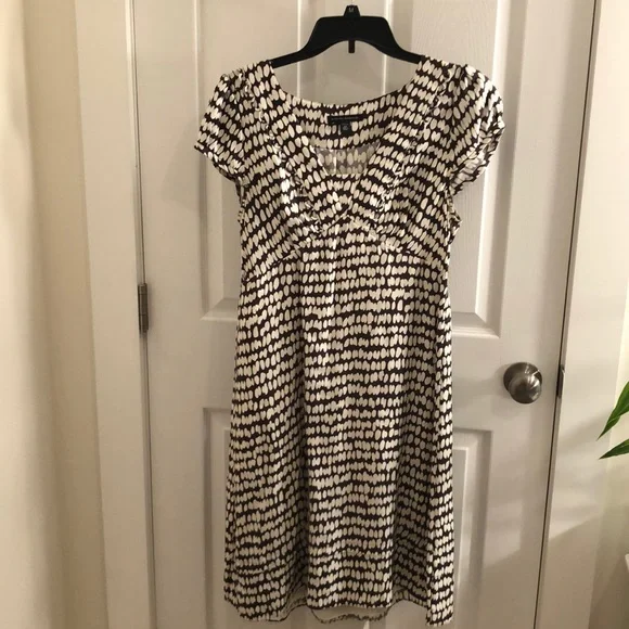 Banana Republic | Dresses | Banana Republic Silk Holiday Dress | Poshmark Banana Republic | Dresses | Banana Republic Silk Holiday Dress | Poshmark